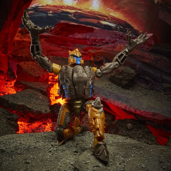 Transformers Kingdom Wave 2 Voyager Dinobot  (57 of 77)